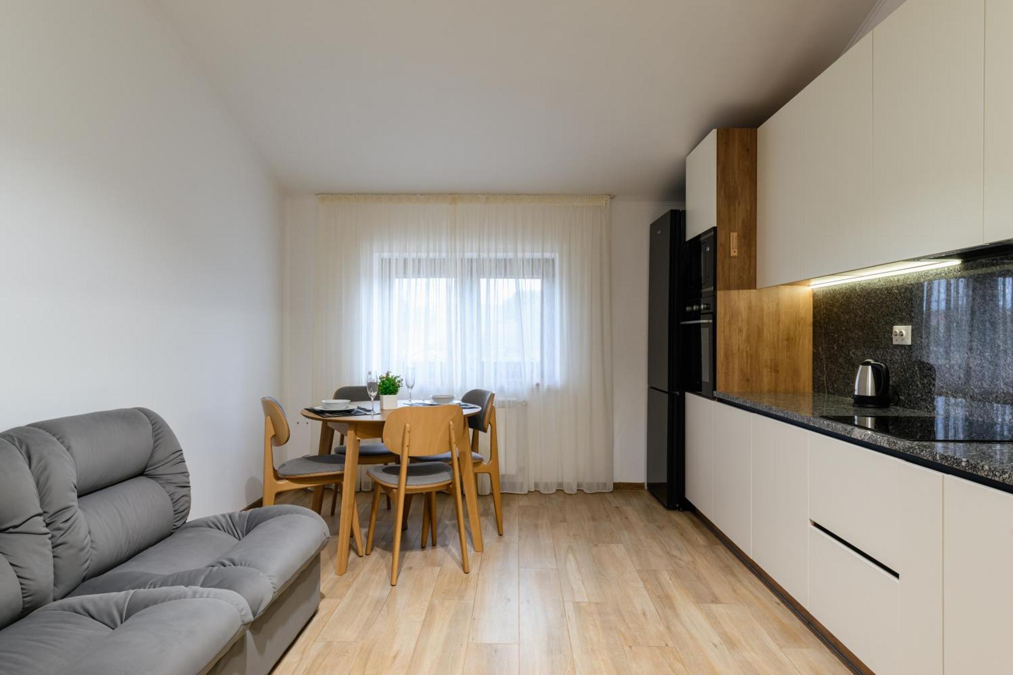 Luxury Apartments Uzhorod Екстериор снимка