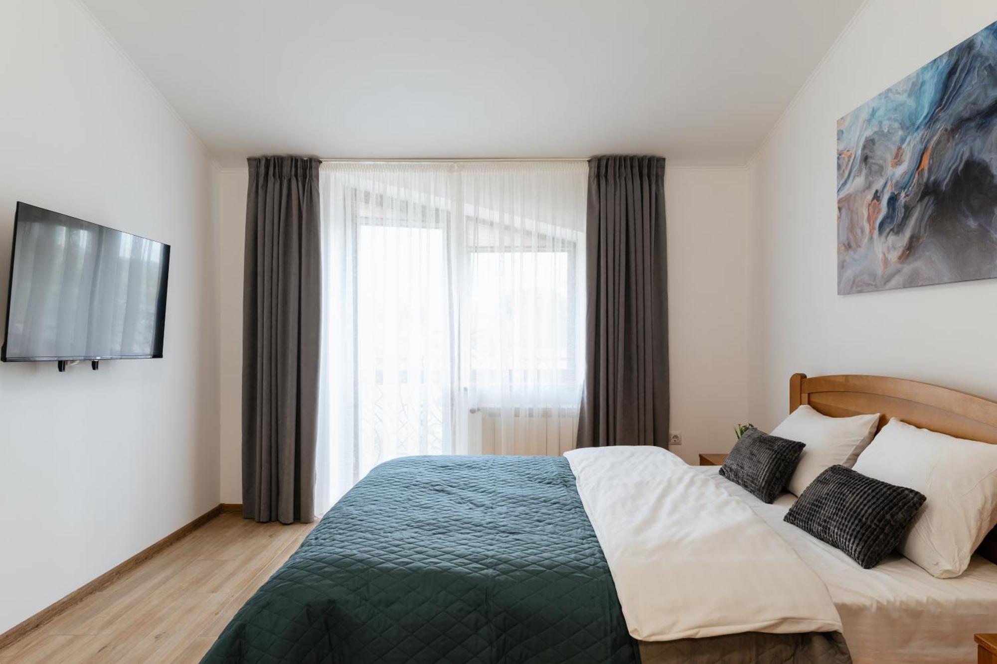 Luxury Apartments Uzhorod Екстериор снимка