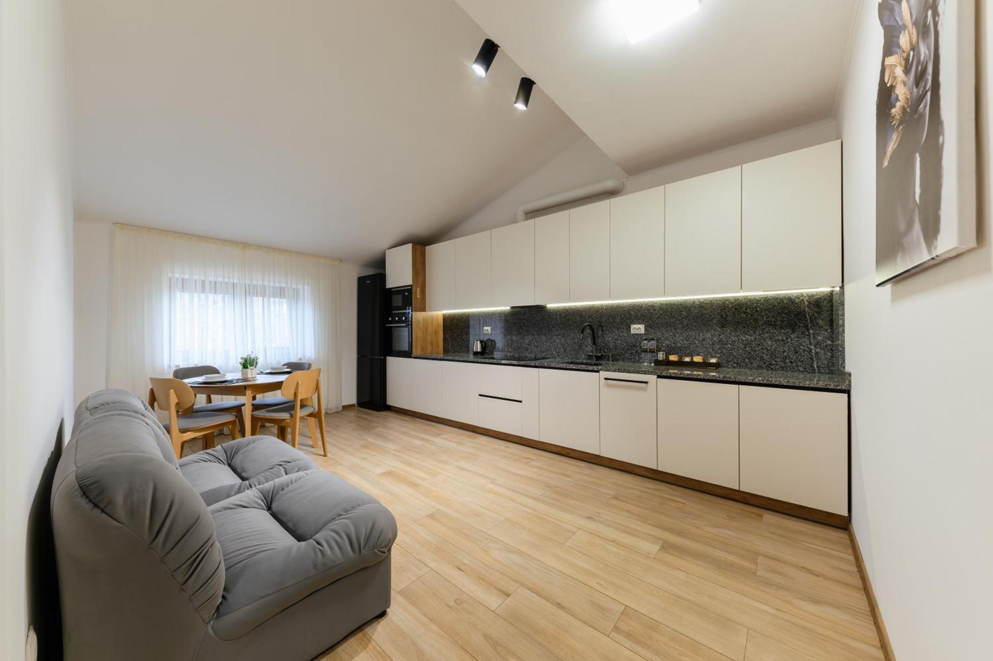 Luxury Apartments Uzhorod Екстериор снимка