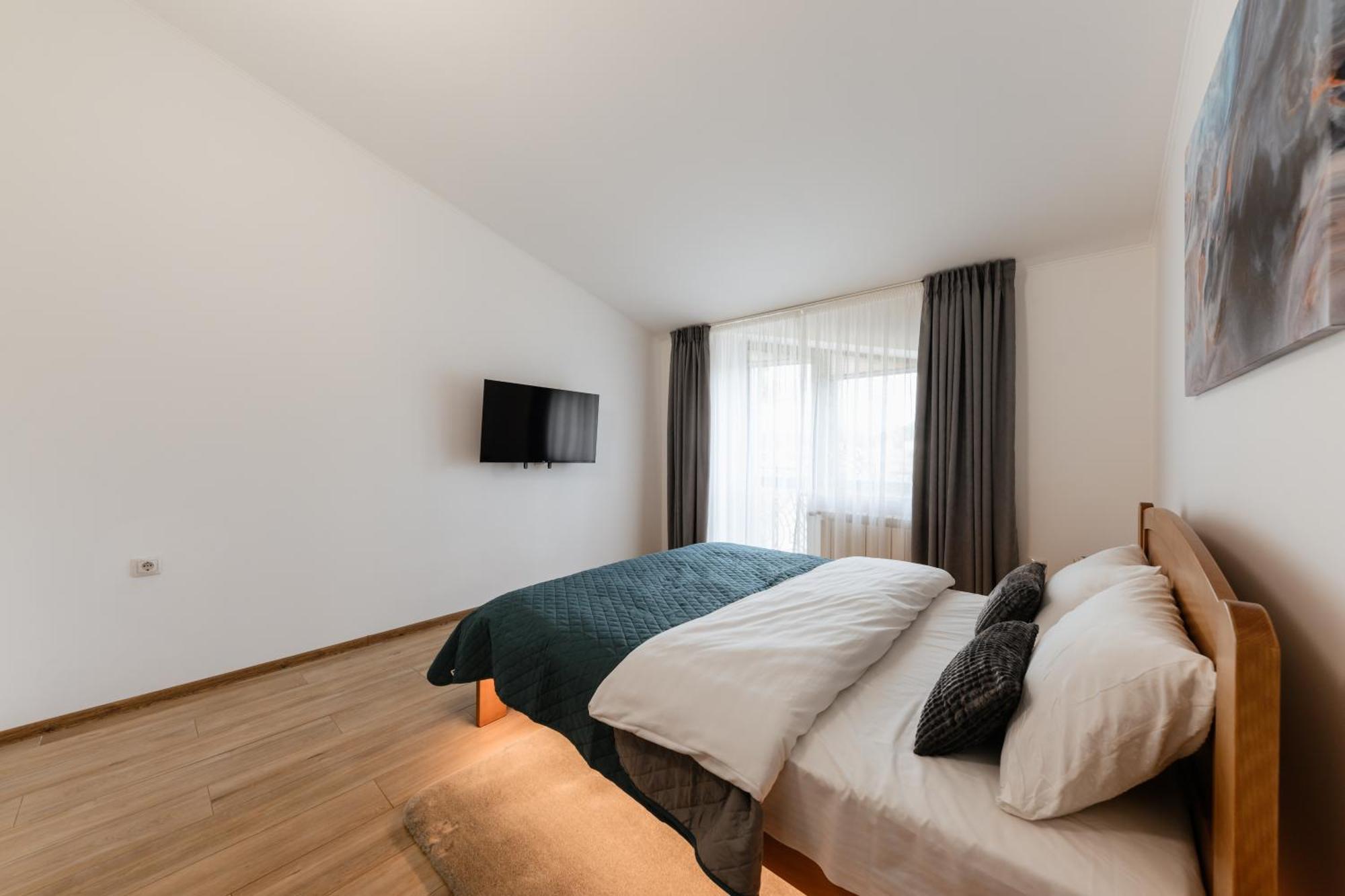 Luxury Apartments Uzhorod Екстериор снимка