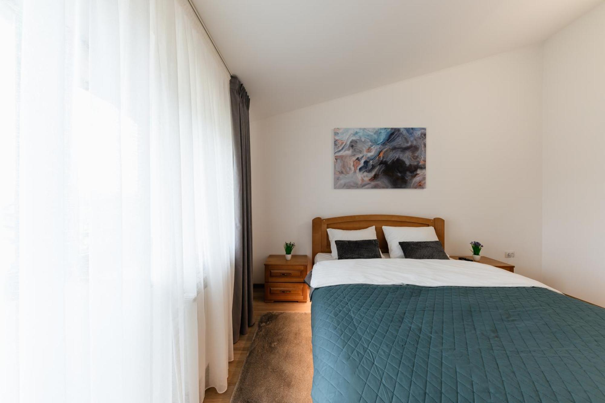 Luxury Apartments Uzhorod Екстериор снимка