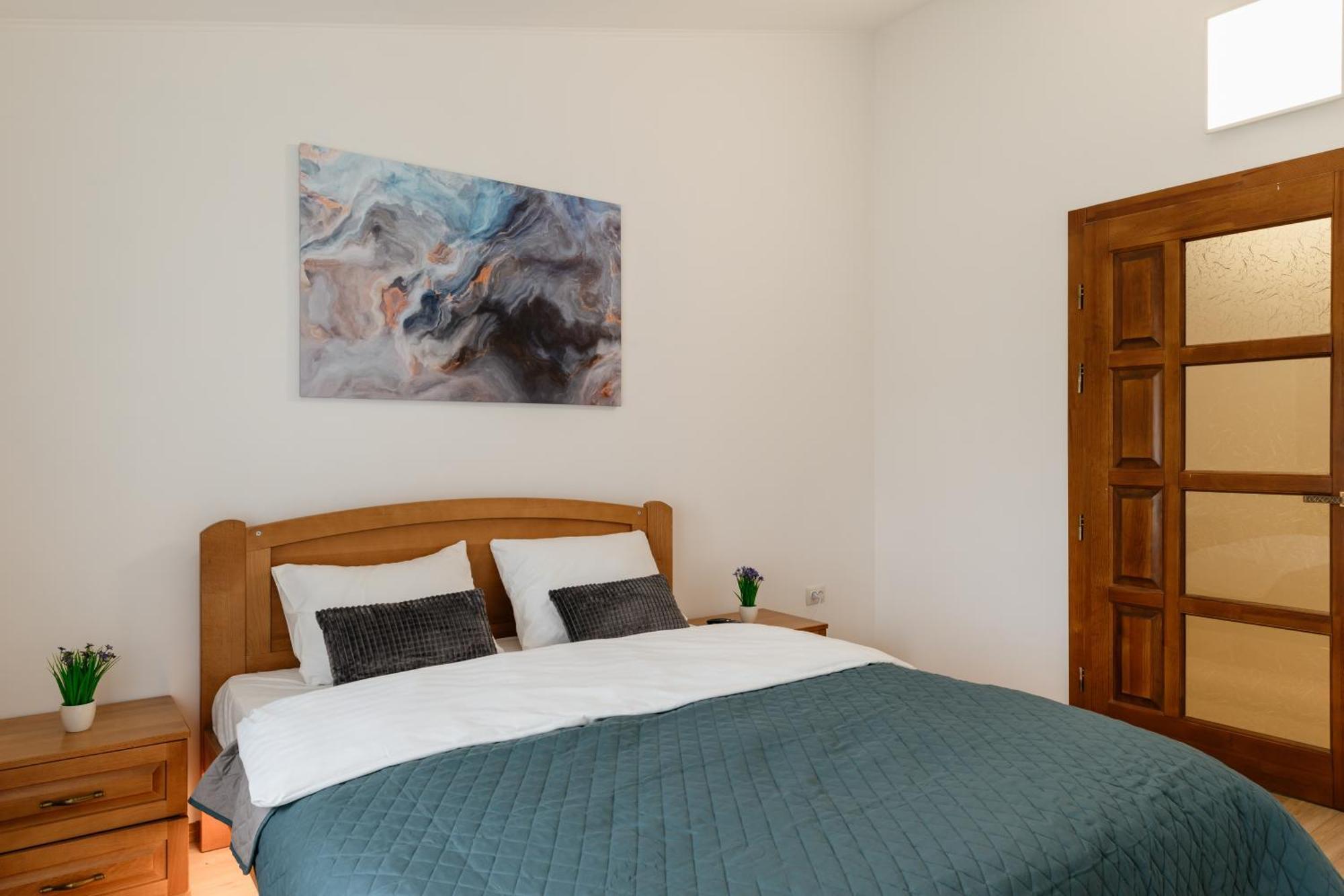 Luxury Apartments Uzhorod Екстериор снимка