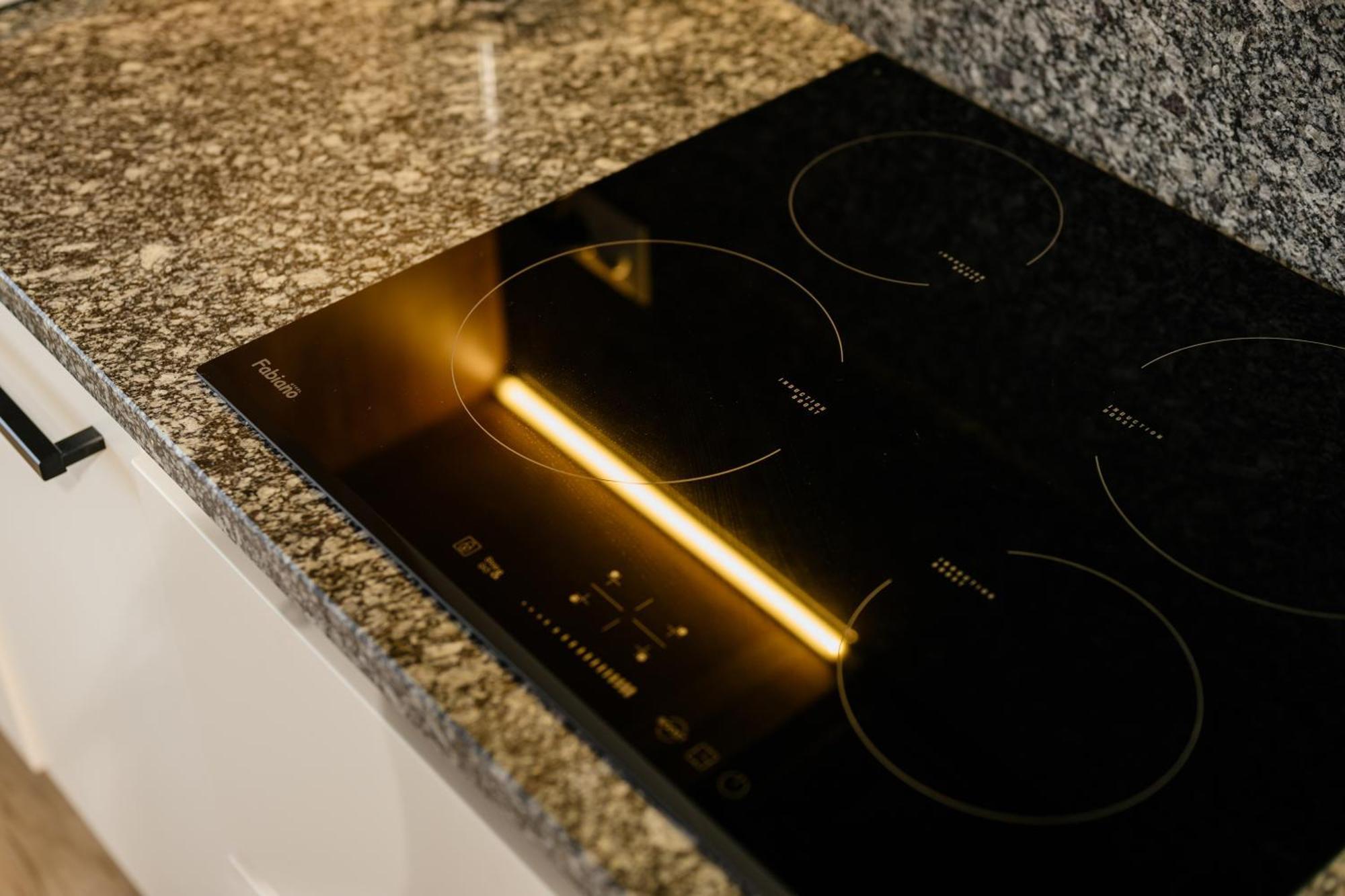 Luxury Apartments Uzhorod Екстериор снимка