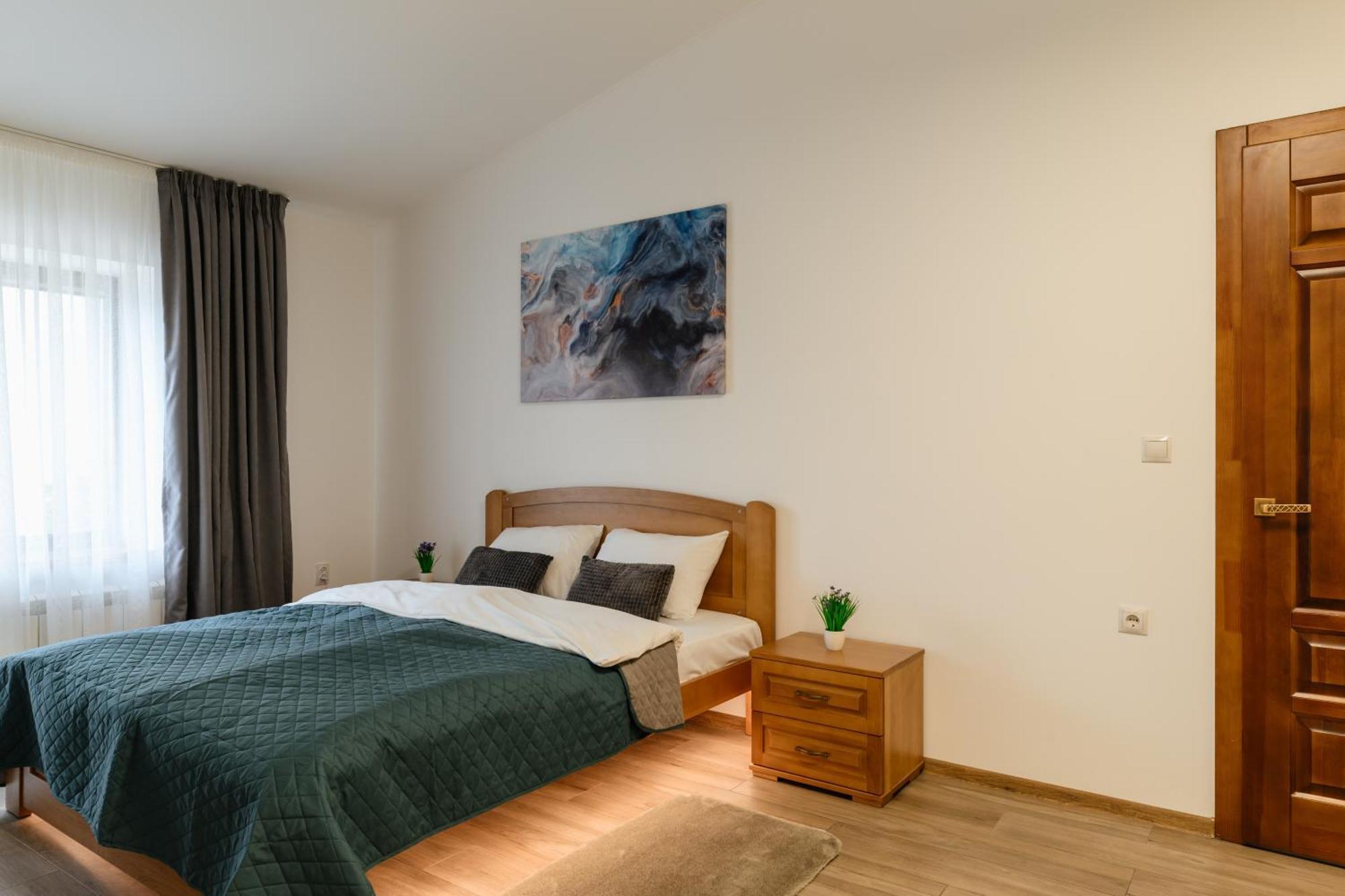 Luxury Apartments Uzhorod Екстериор снимка