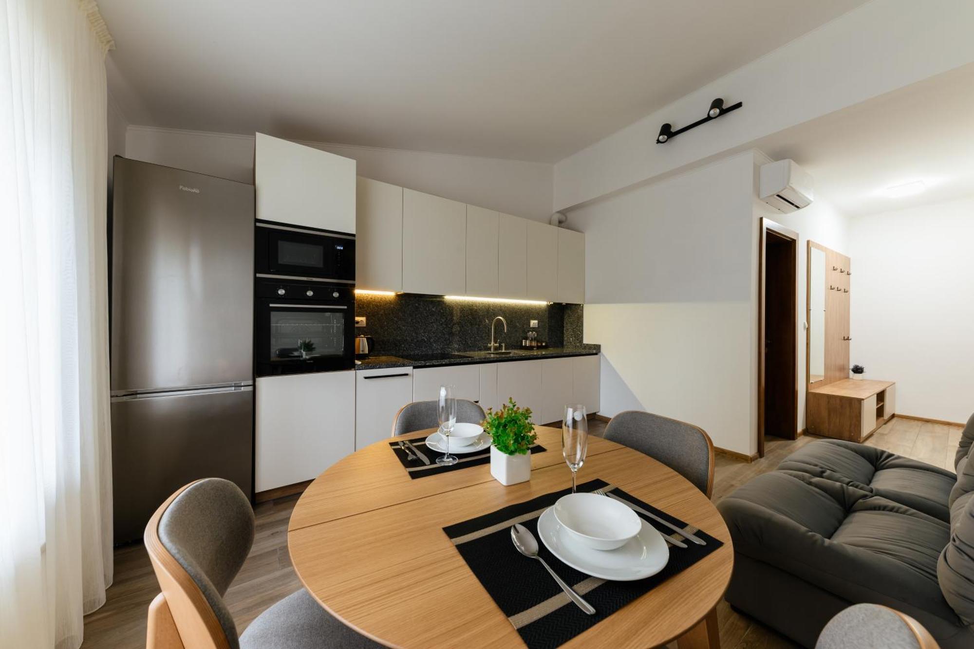 Luxury Apartments Uzhorod Екстериор снимка