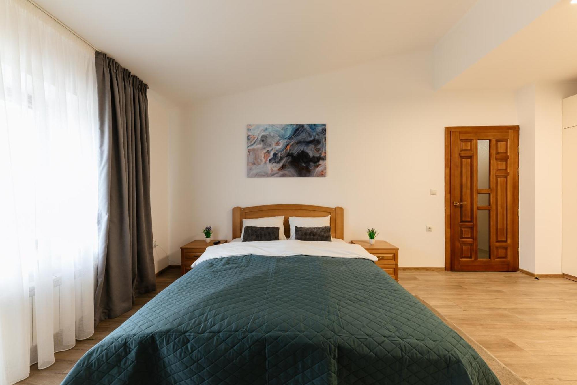 Luxury Apartments Uzhorod Екстериор снимка