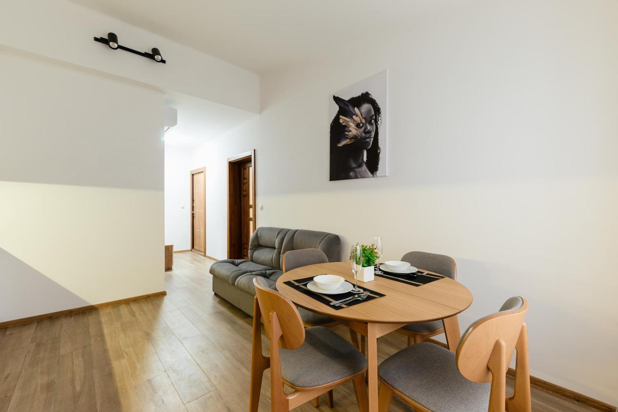Luxury Apartments Uzhorod Екстериор снимка
