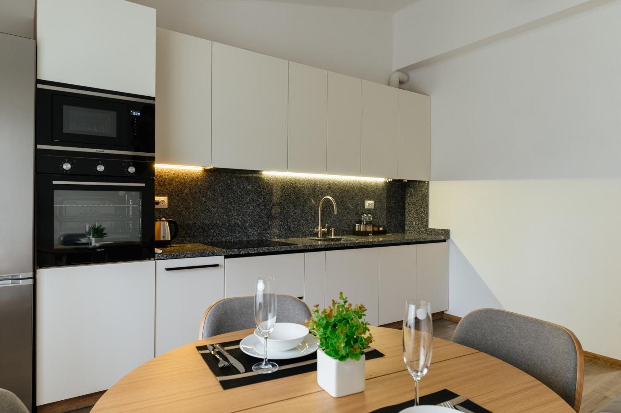 Luxury Apartments Uzhorod Екстериор снимка